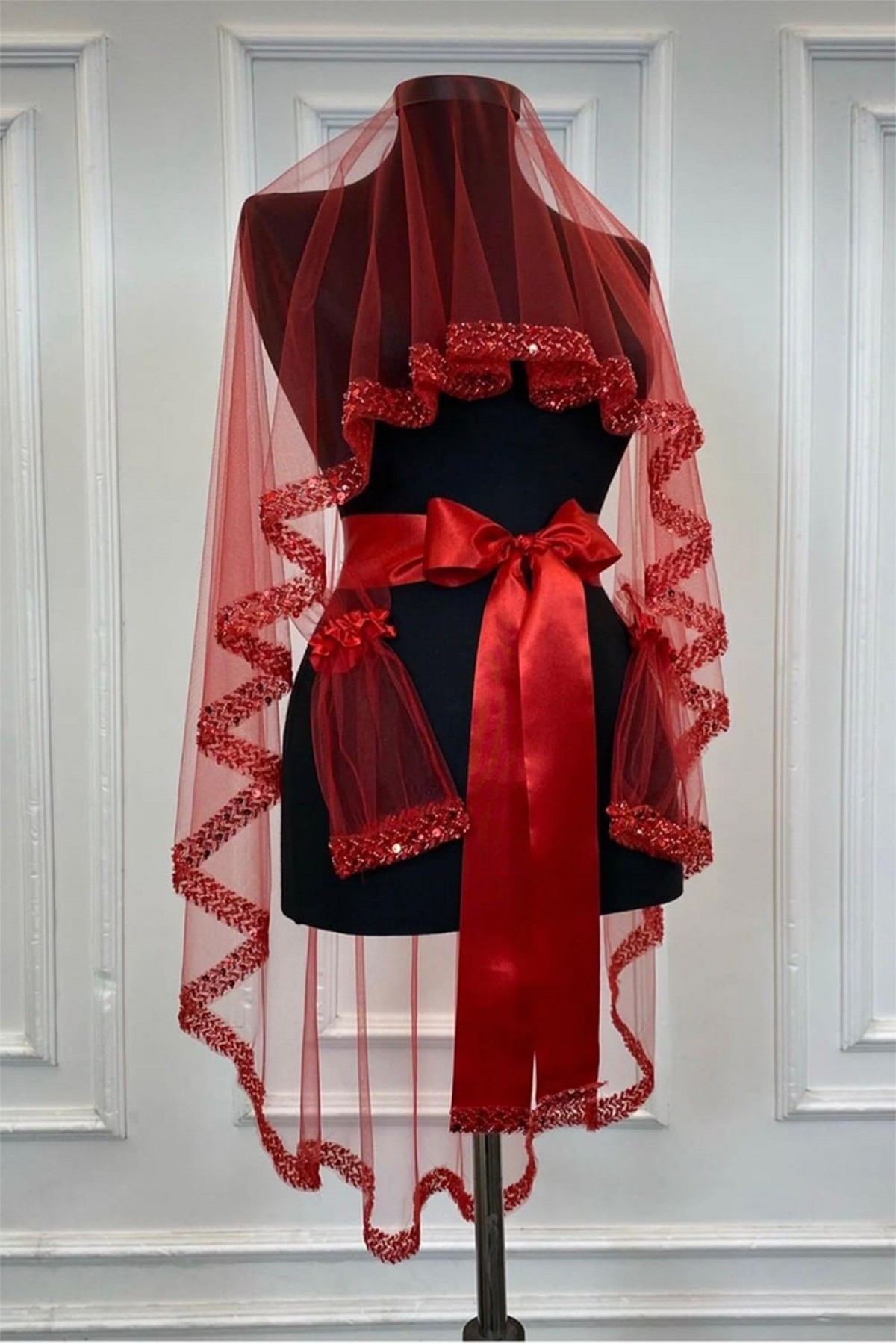 Kırmızı Pul Payetli Boncuklu Model Duvak 3’lü Set Kırmızı Pul Payetli Boncuklu Model Duvak 3’lü Set