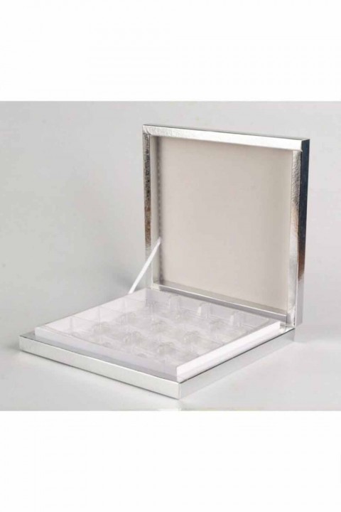 Gümüş 16’lı Çikolata Kutusu 23×22 Cm