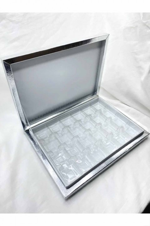 Gümüş 24’lü Çikolata Kutusu 23x31 Cm