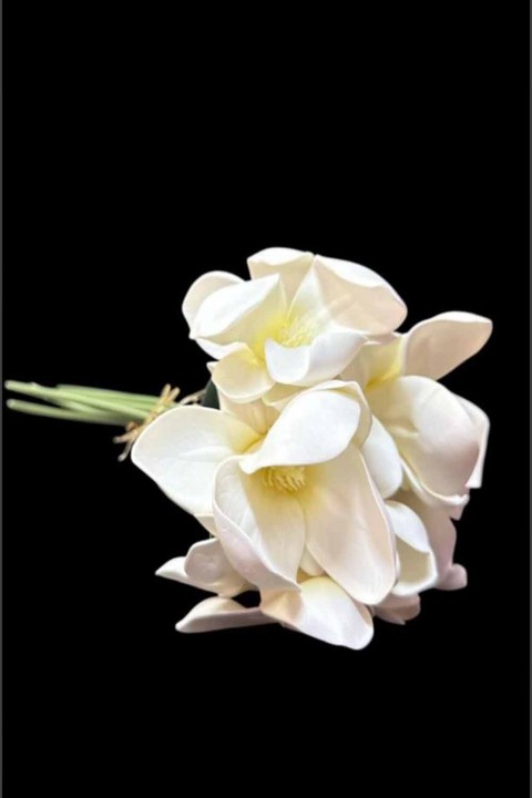 Manolya Krem Renk Buket Çiçek